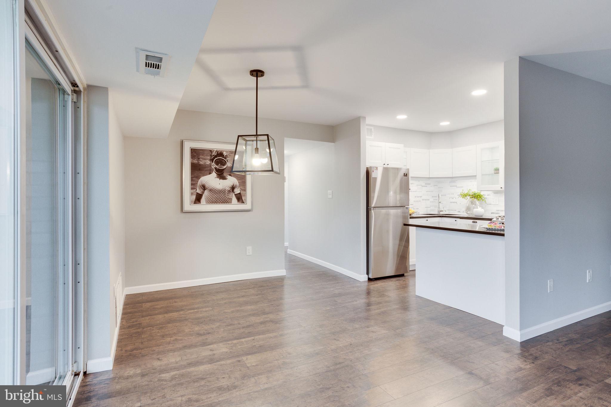 MCLEAN HILLS - Residential