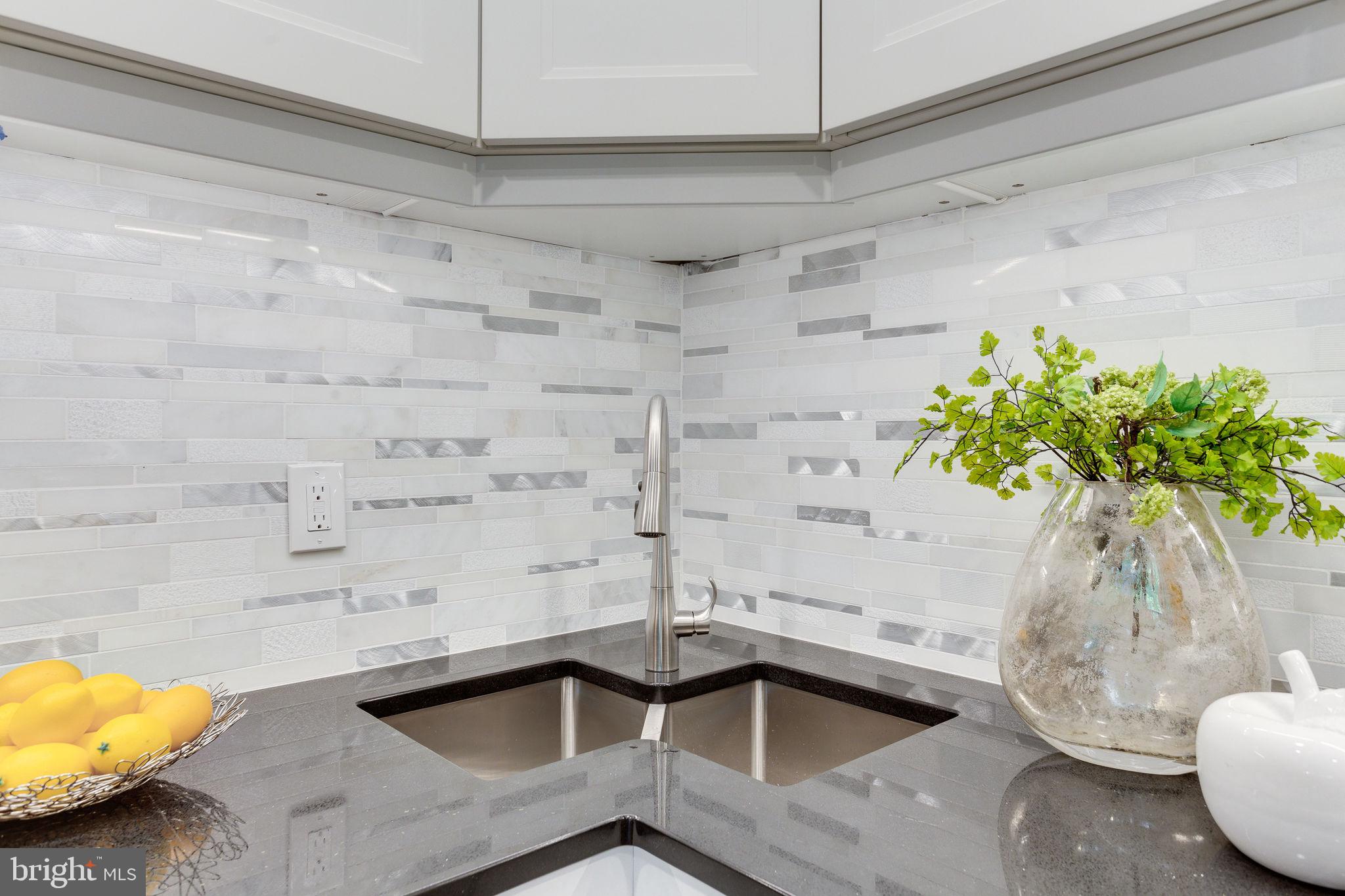 MCLEAN HILLS - Residential