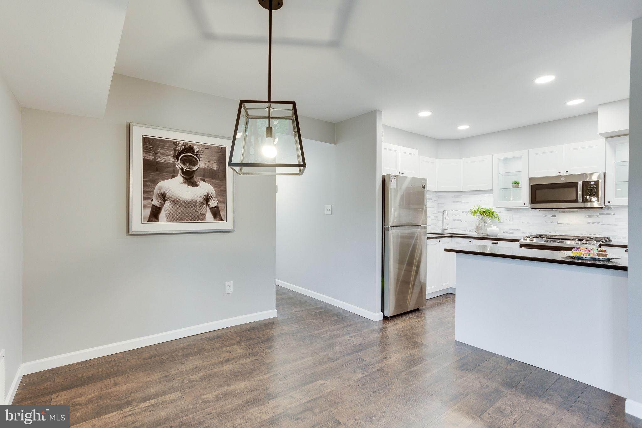 MCLEAN HILLS - Residential