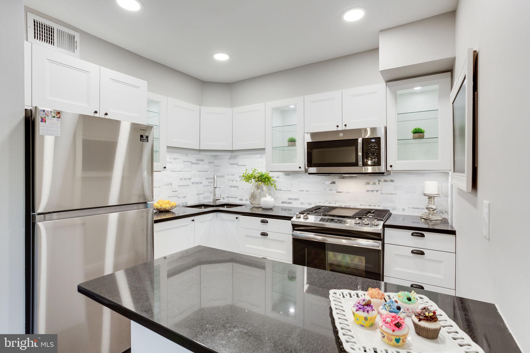 MCLEAN HILLS - Residential