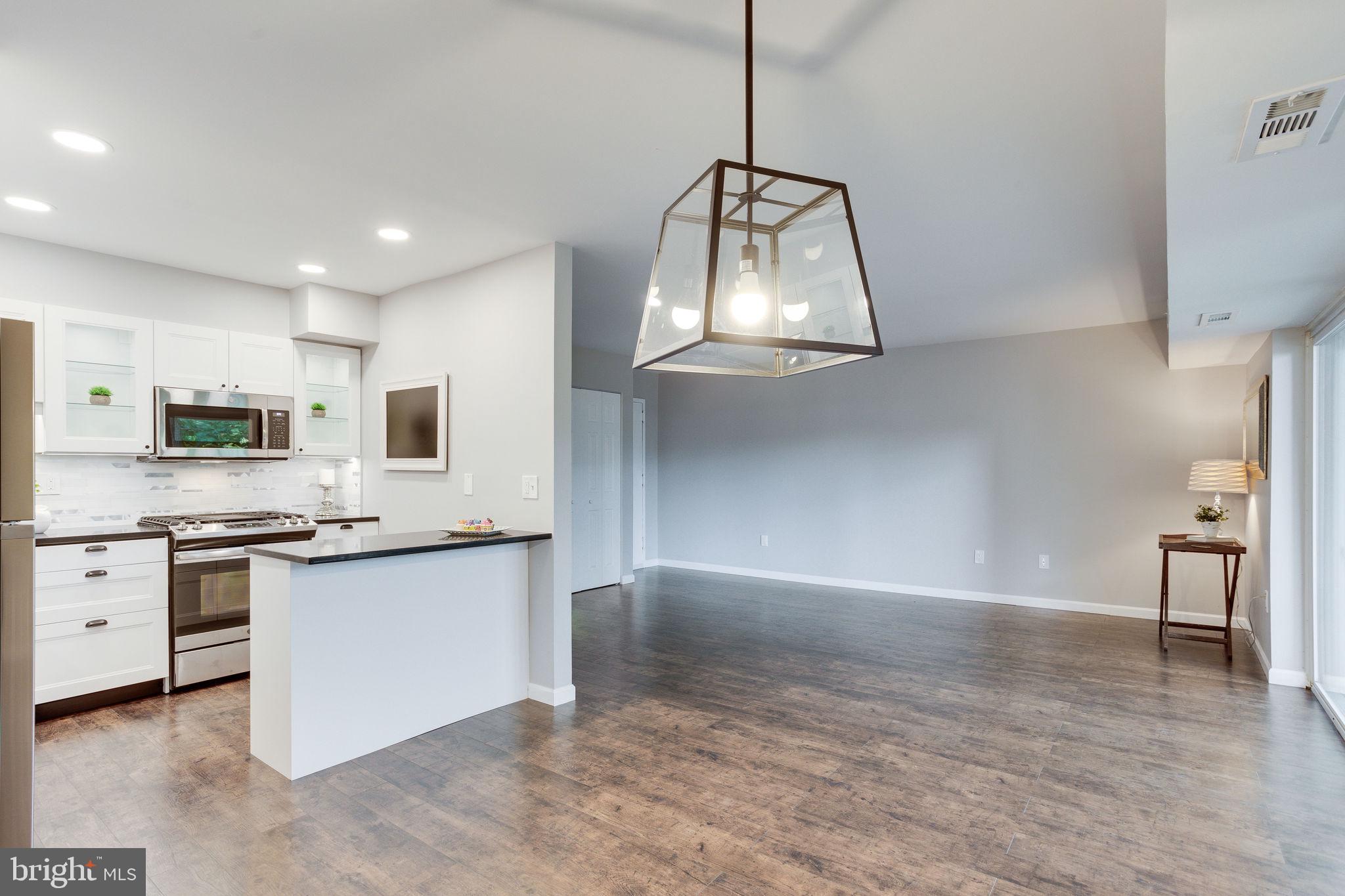 MCLEAN HILLS - Residential