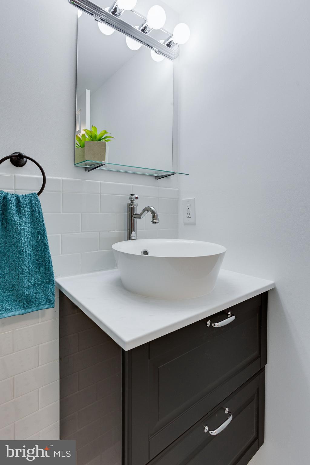 MCLEAN HILLS - Residential