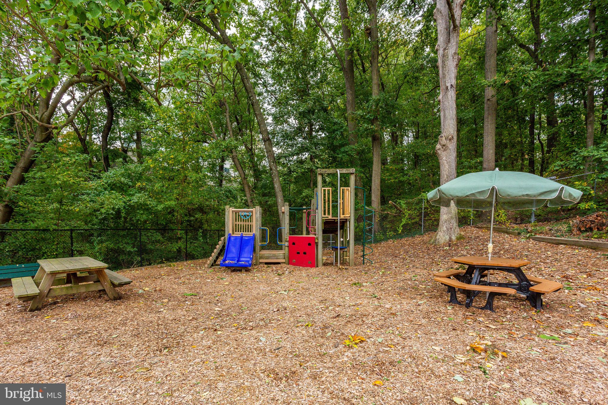 MCLEAN HILLS - Residential