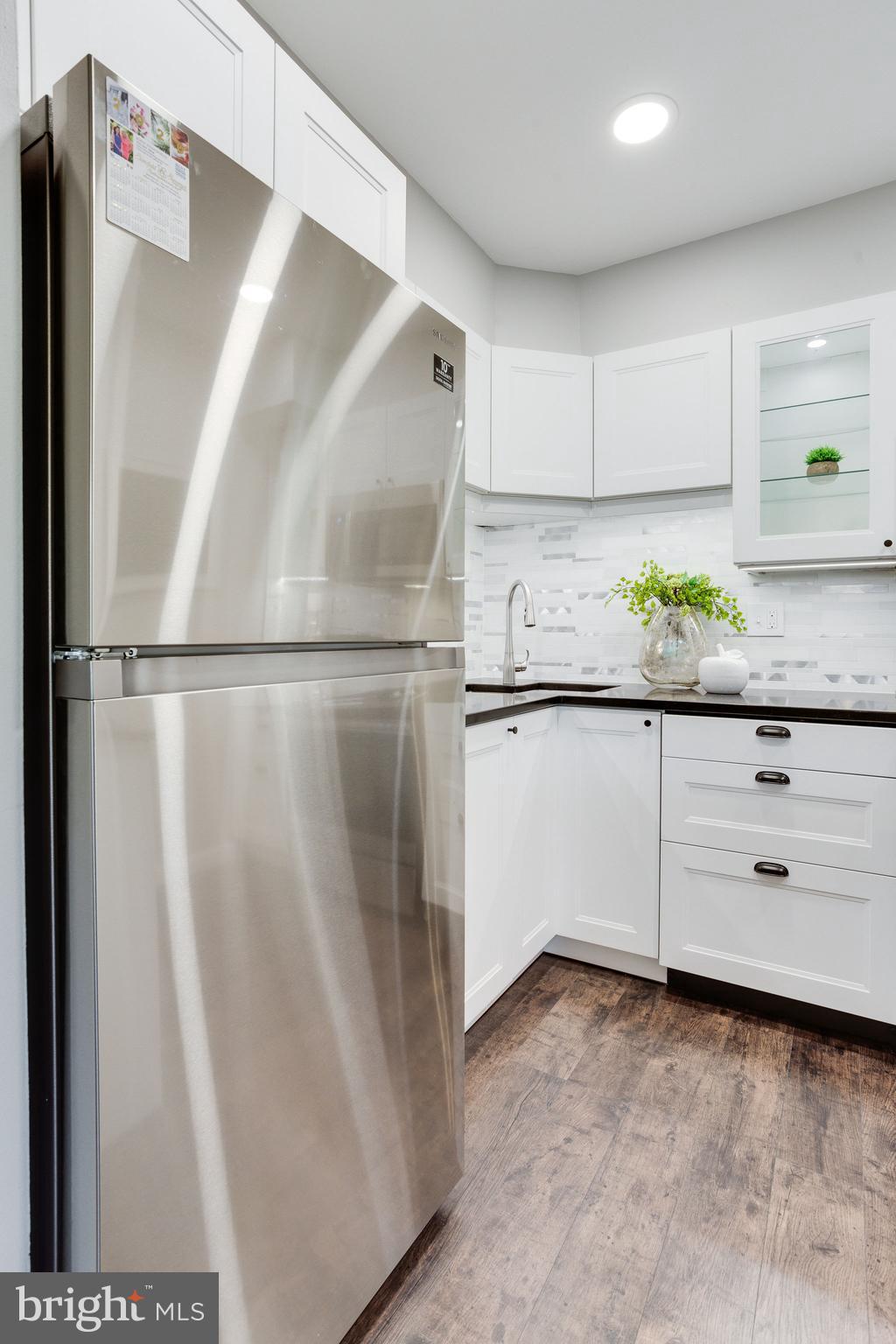 MCLEAN HILLS - Residential