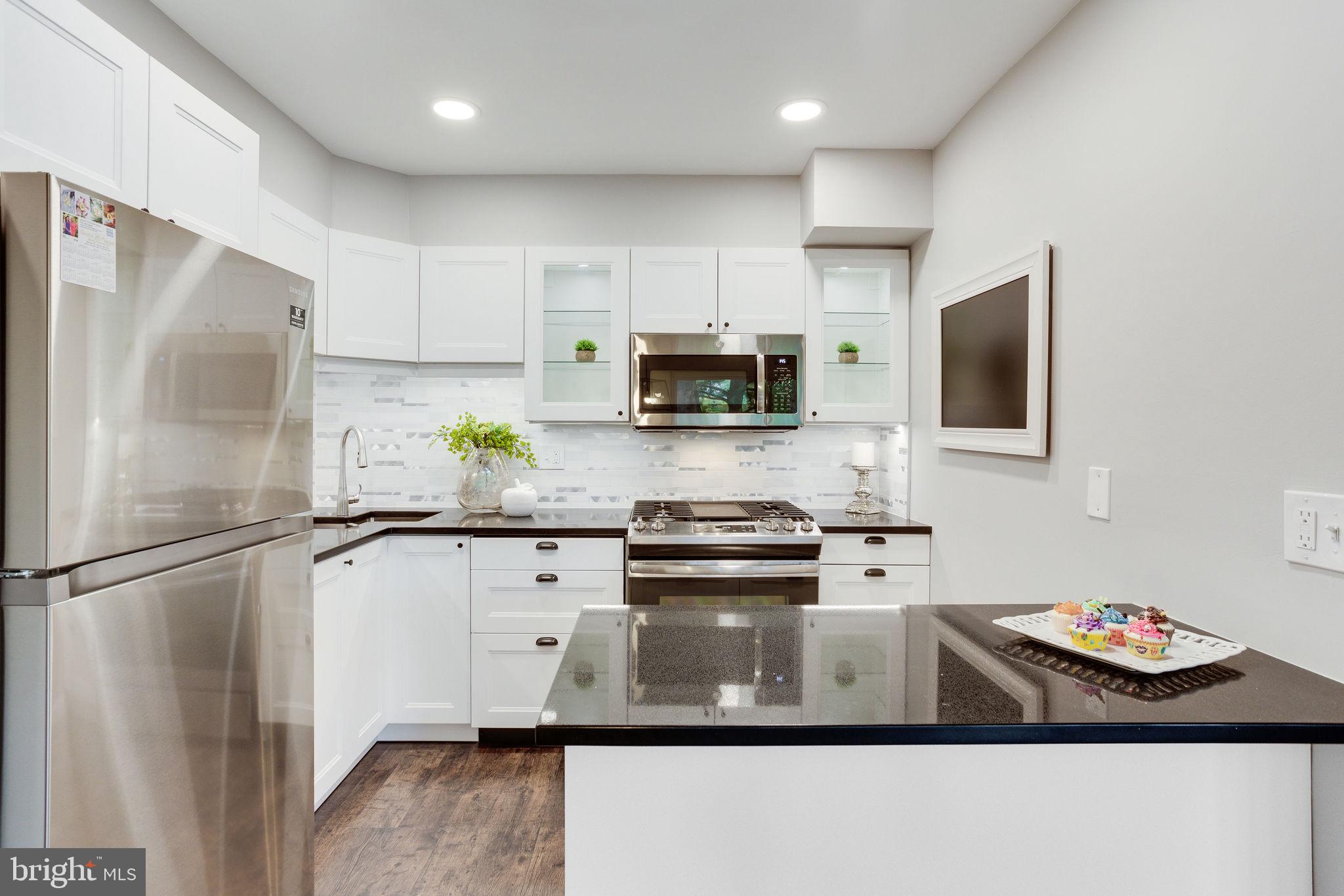 MCLEAN HILLS - Residential