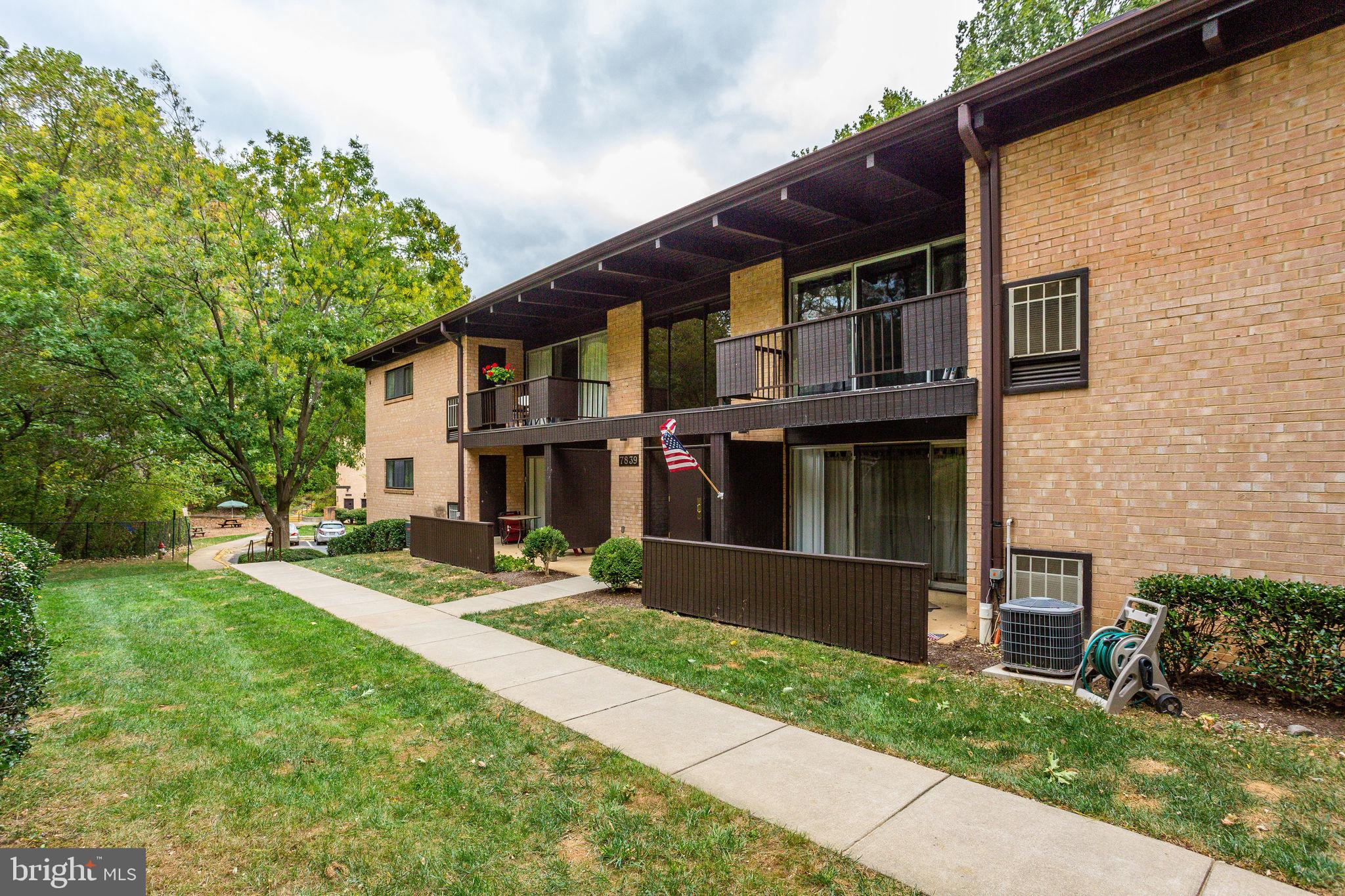 MCLEAN HILLS - Residential