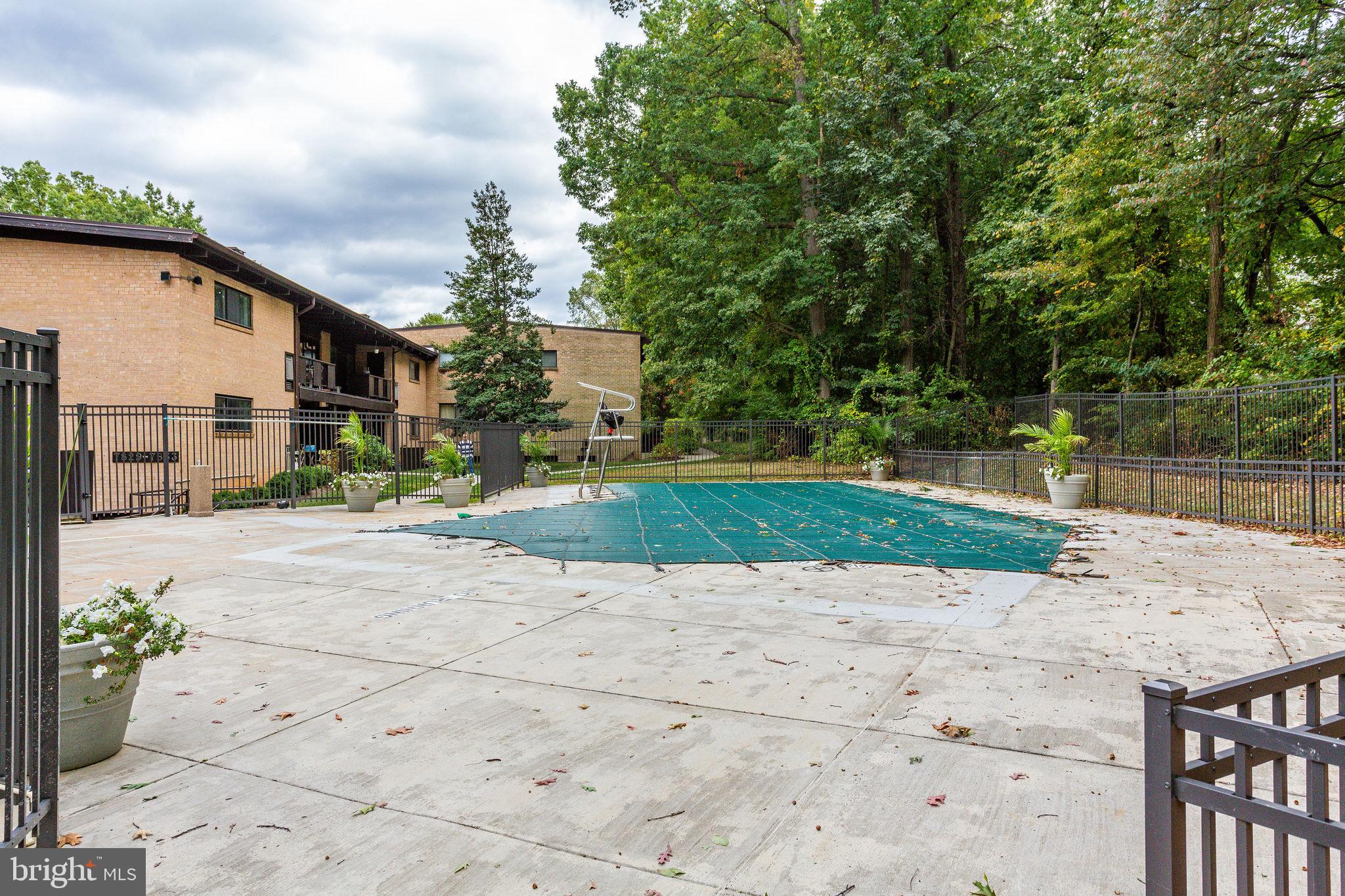 MCLEAN HILLS - Residential