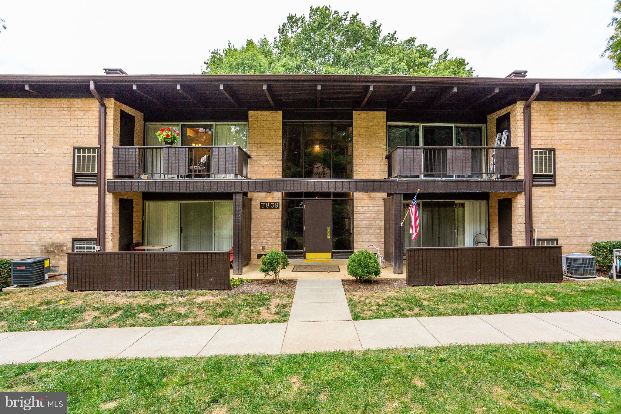 MCLEAN HILLS - Residential