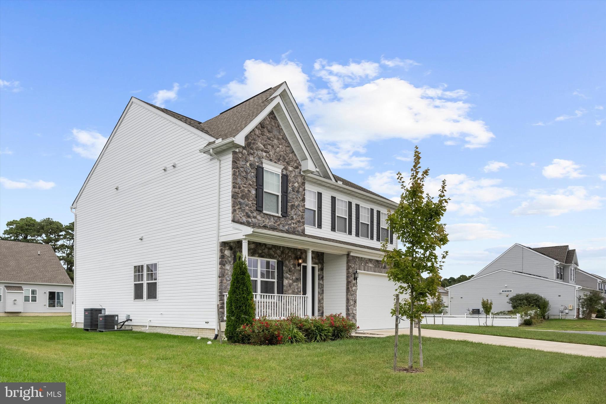 LONG BOAT ESTATES - Residential