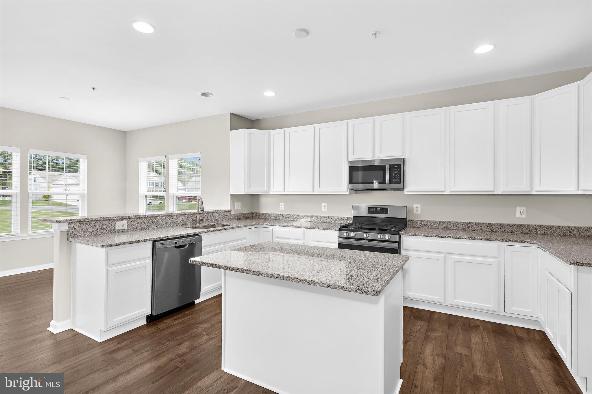 LONG BOAT ESTATES - Residential