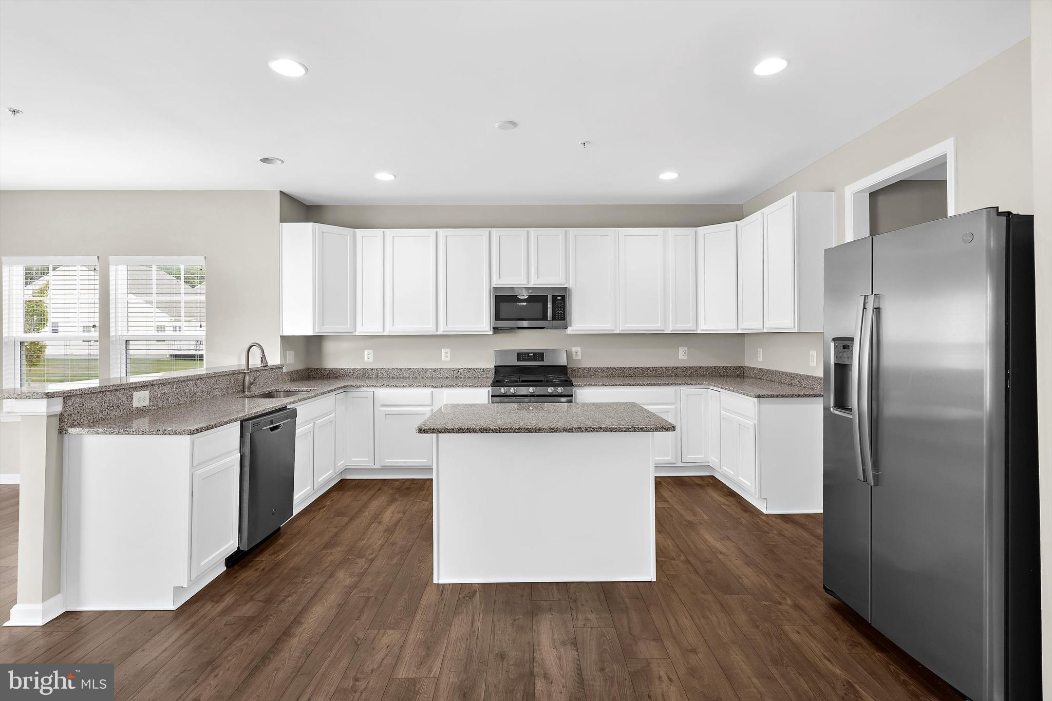 LONG BOAT ESTATES - Residential