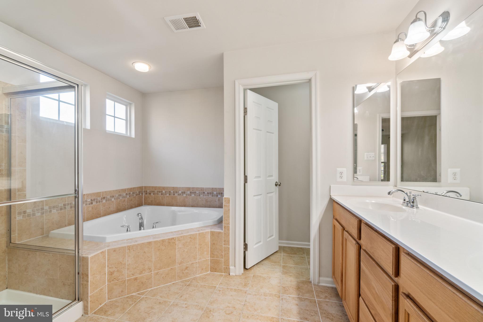 OAK CREEK CLUB - Residential