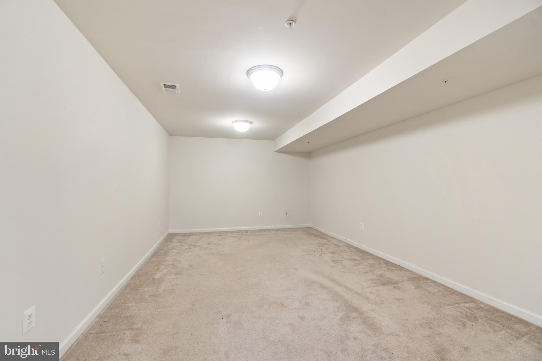 OAK CREEK CLUB - Residential