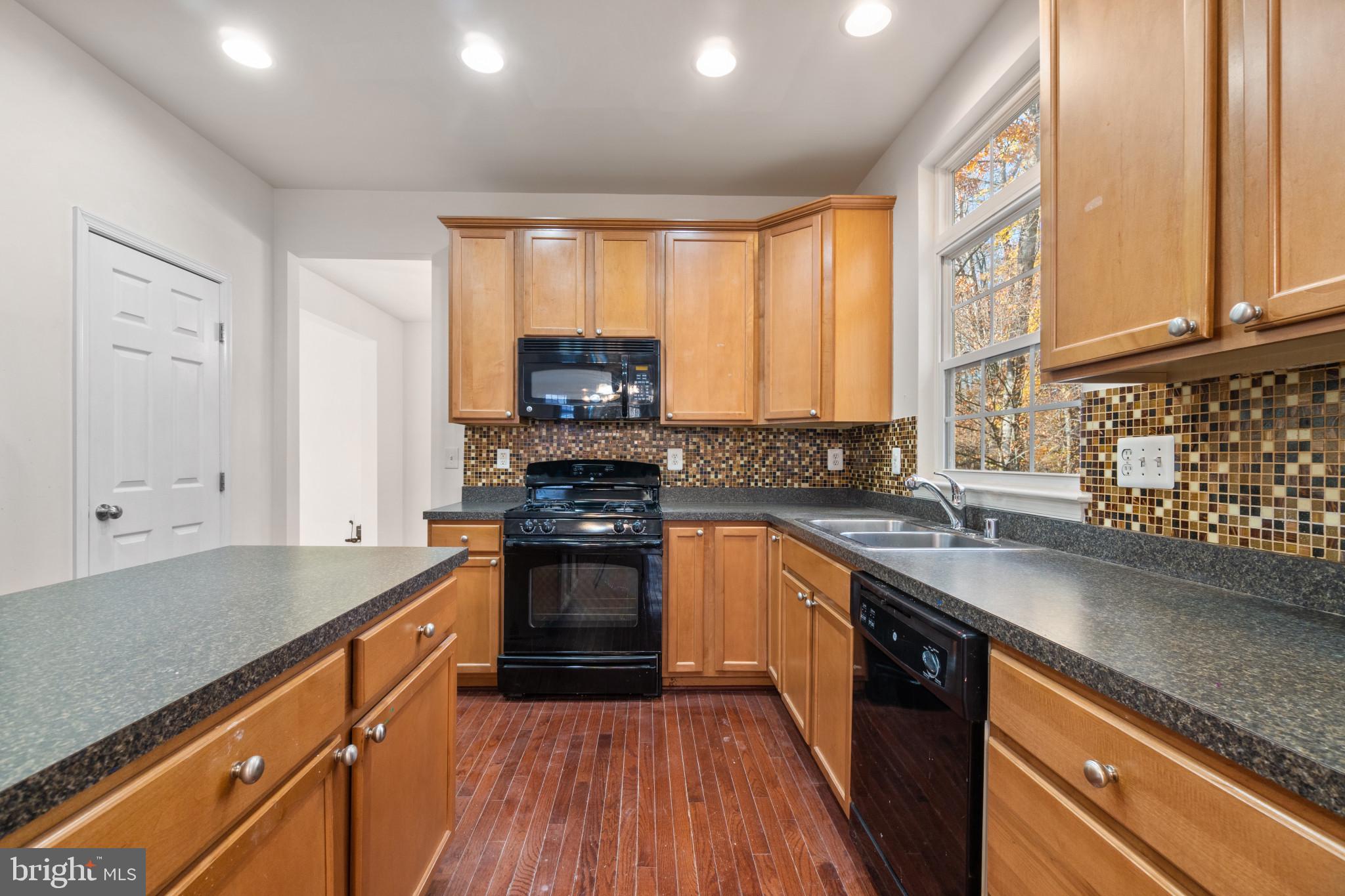 OAK CREEK CLUB - Residential