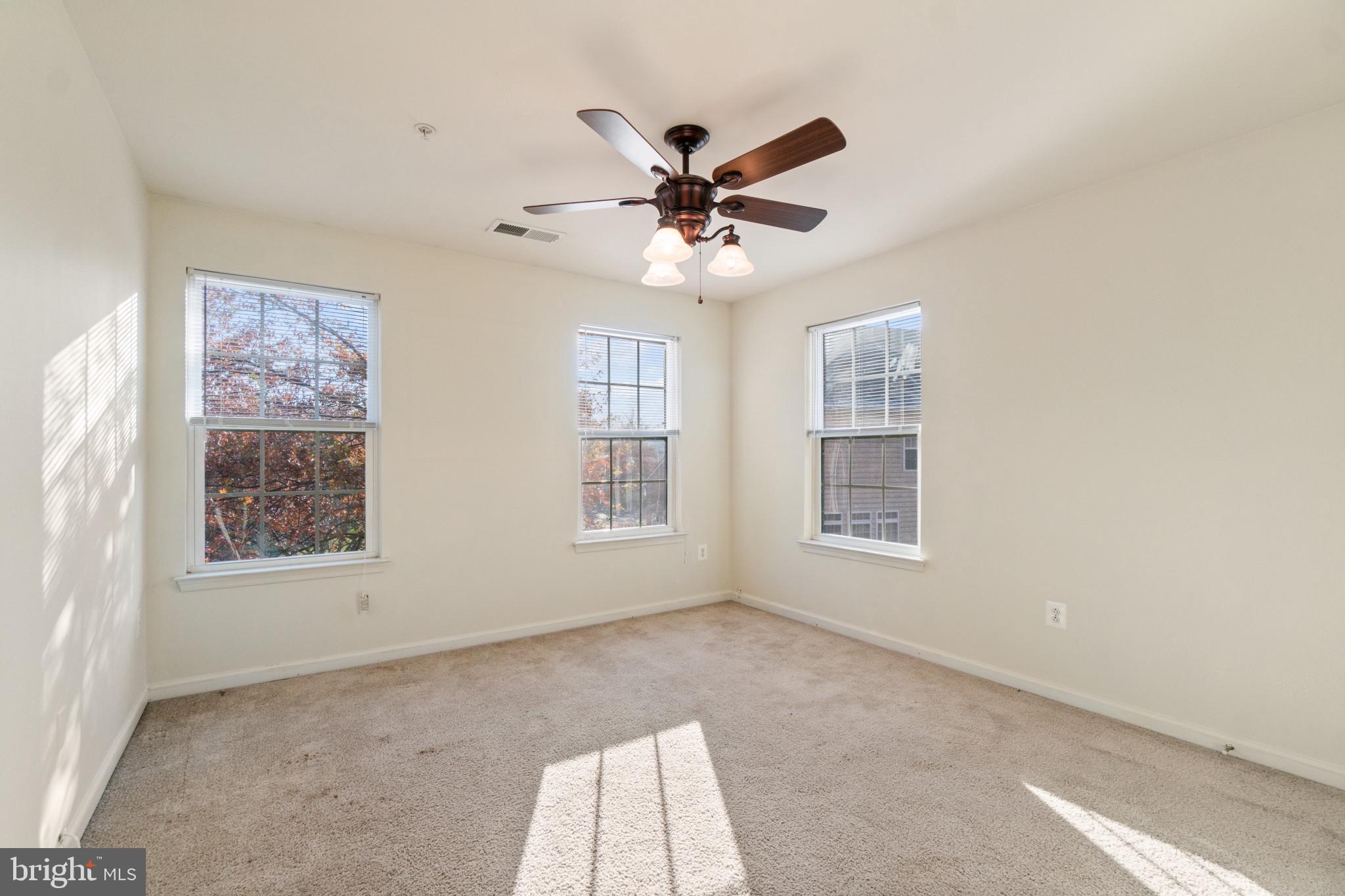 OAK CREEK CLUB - Residential