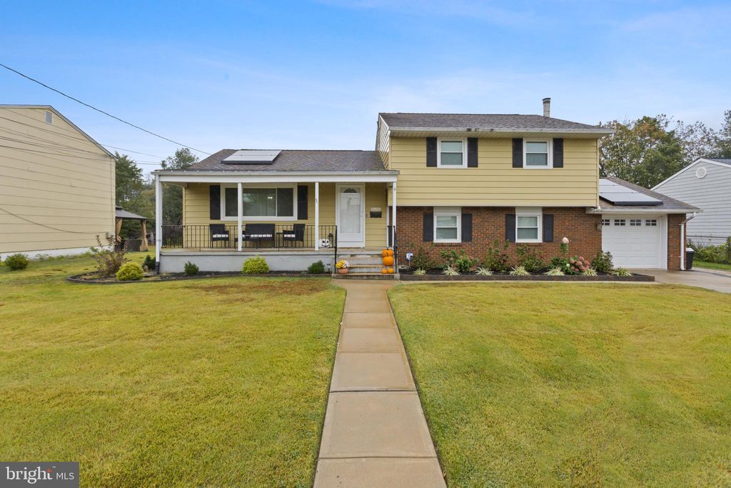 Photo of 9 Ann Marie Drive, HAMILTON, NJ 08610 (MLS # NJME2067036)