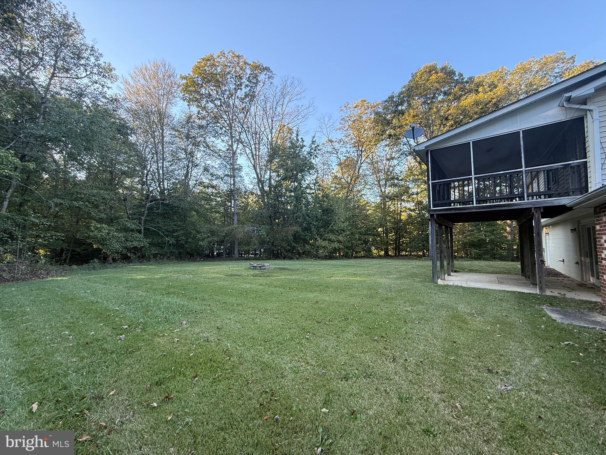 COUNTRY LAKES - Residential