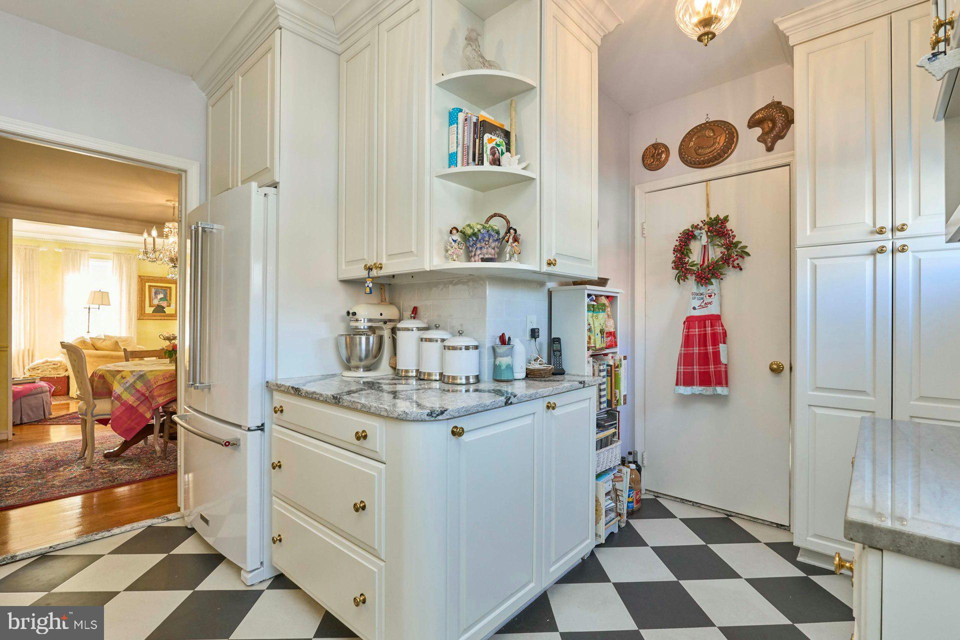 CHEVY CHASE - Residential