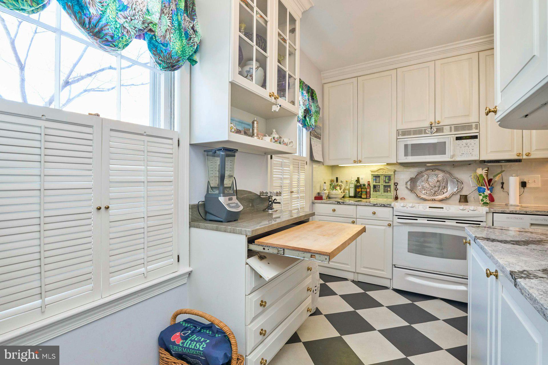 CHEVY CHASE - Residential