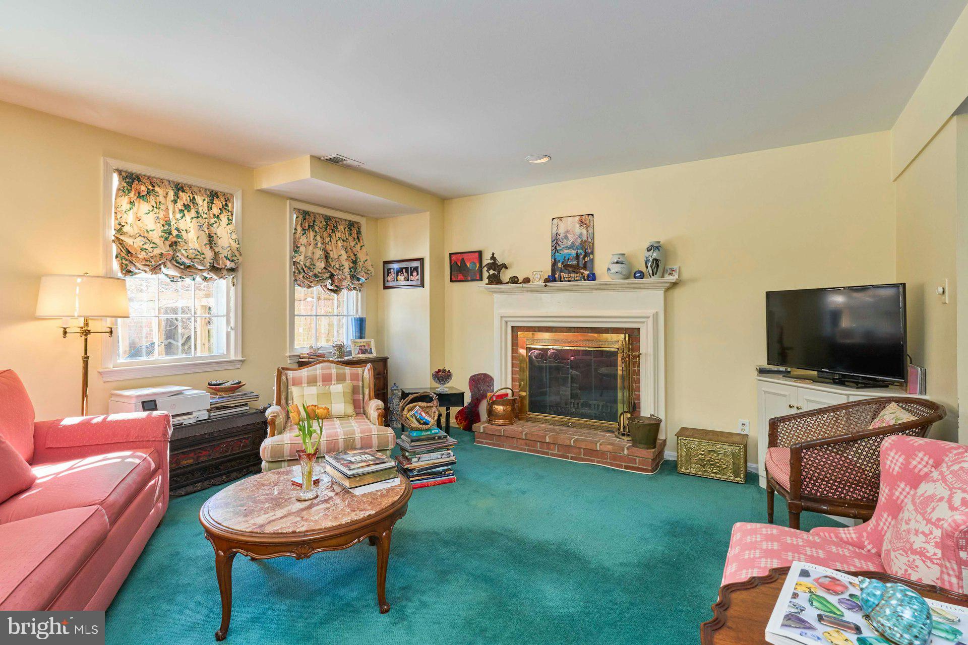 CHEVY CHASE - Residential