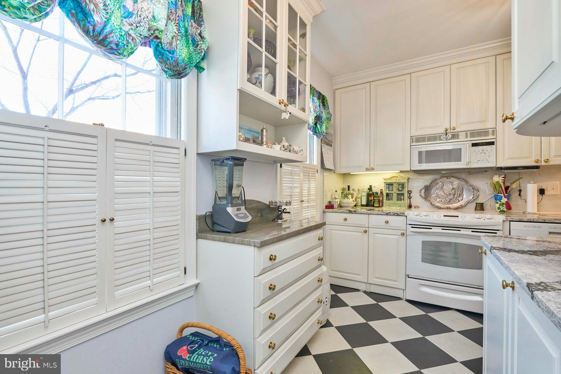 CHEVY CHASE - Residential