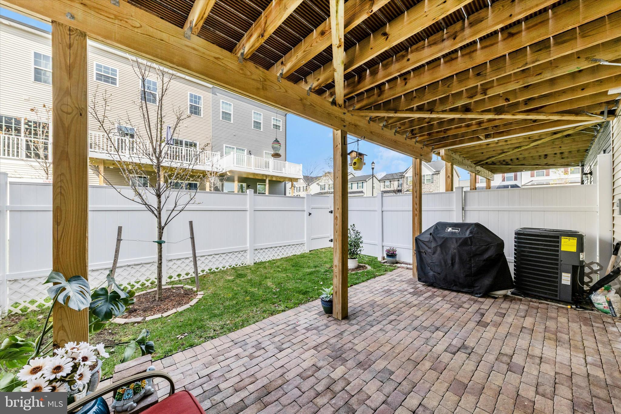 BELLE AIR TOWNHOMES - Residential