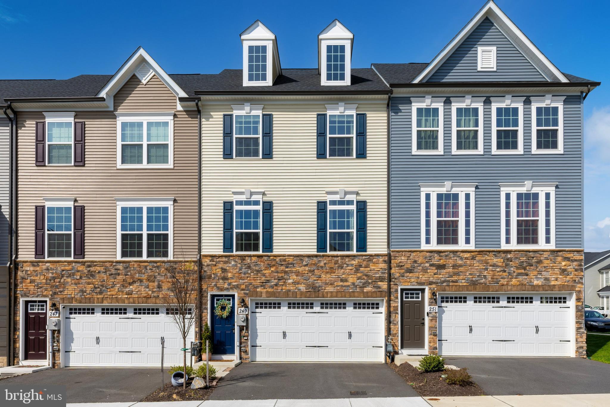 BELLE AIR TOWNHOMES - Residential