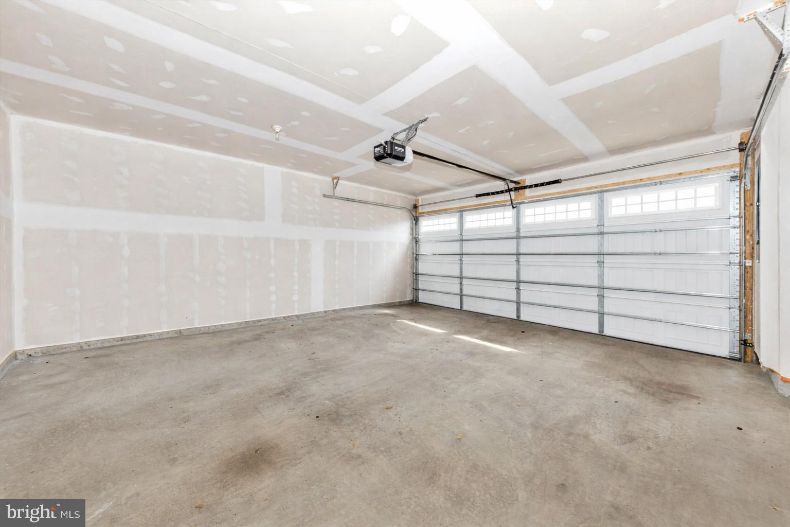 BELLE AIR TOWNHOMES - Residential