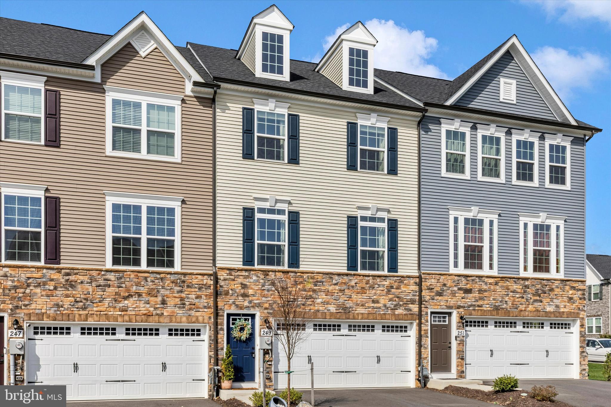 BELLE AIR TOWNHOMES - Residential