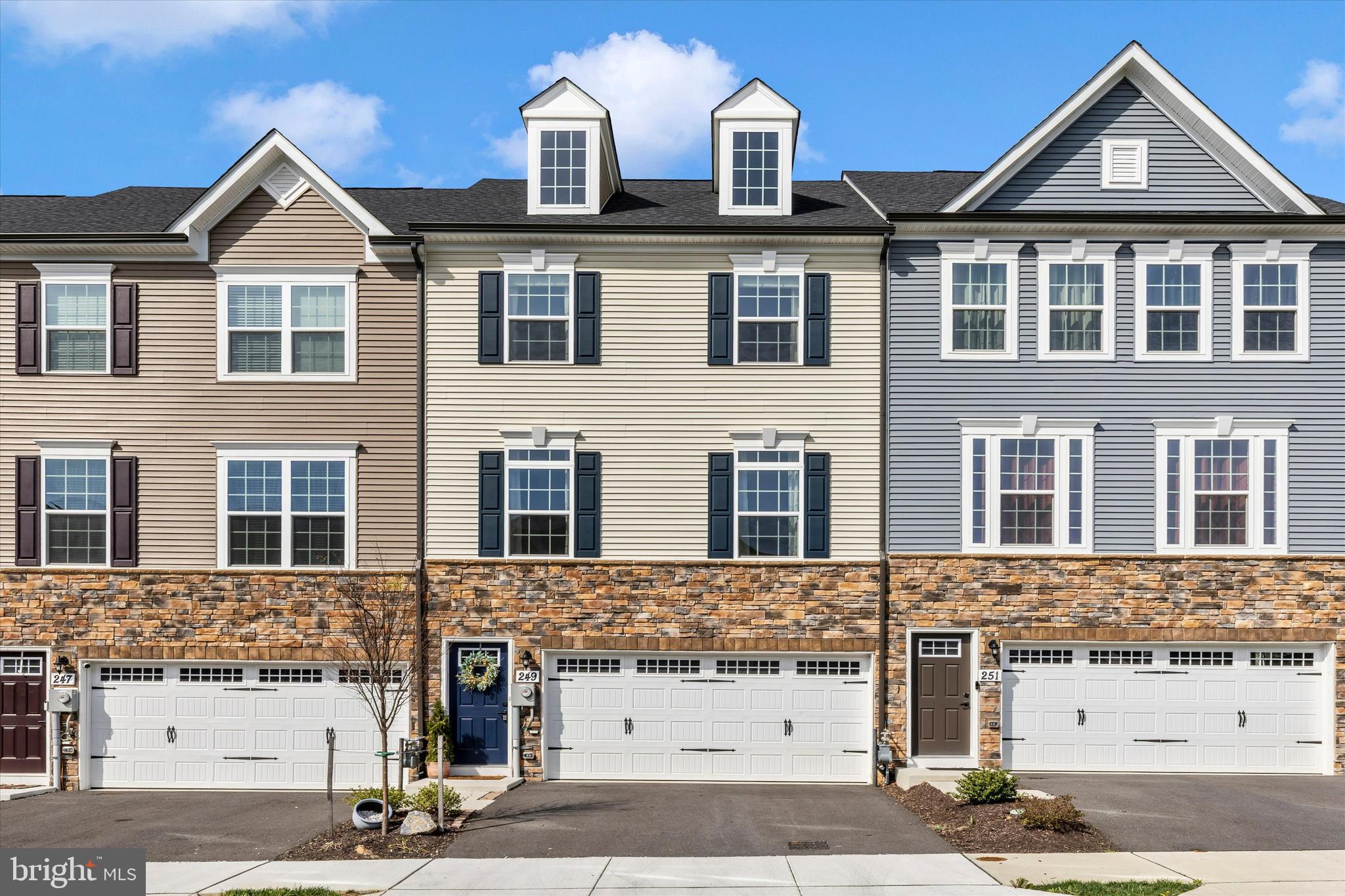 BELLE AIR TOWNHOMES - Residential