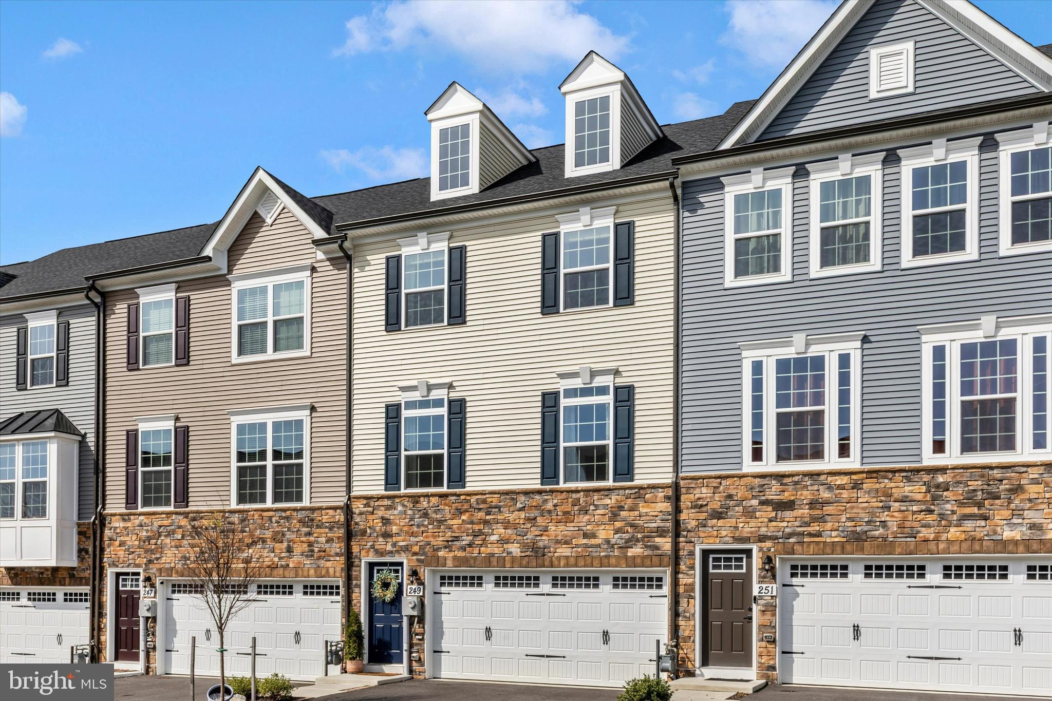 BELLE AIR TOWNHOMES - Residential