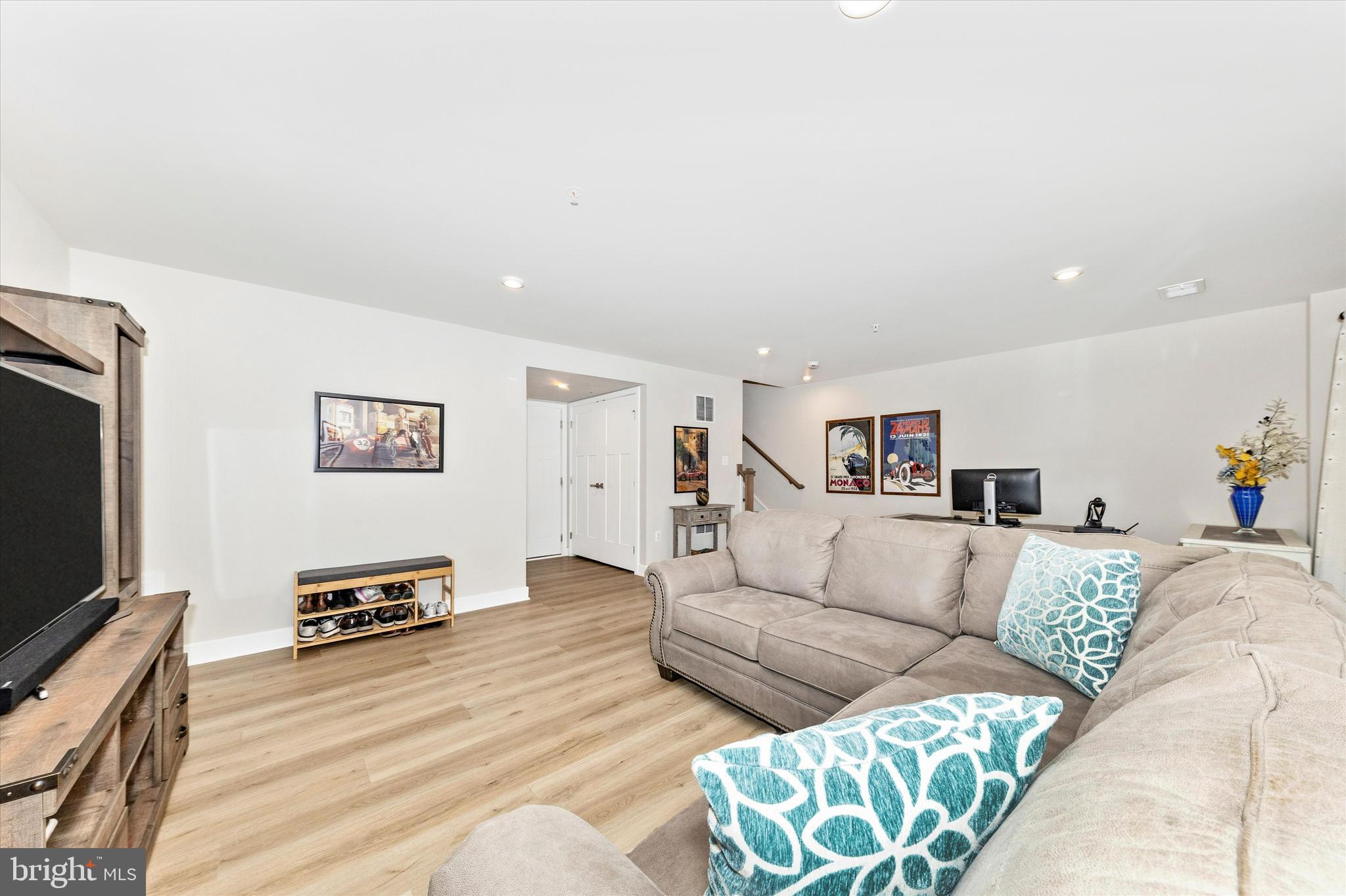 BELLE AIR TOWNHOMES - Residential