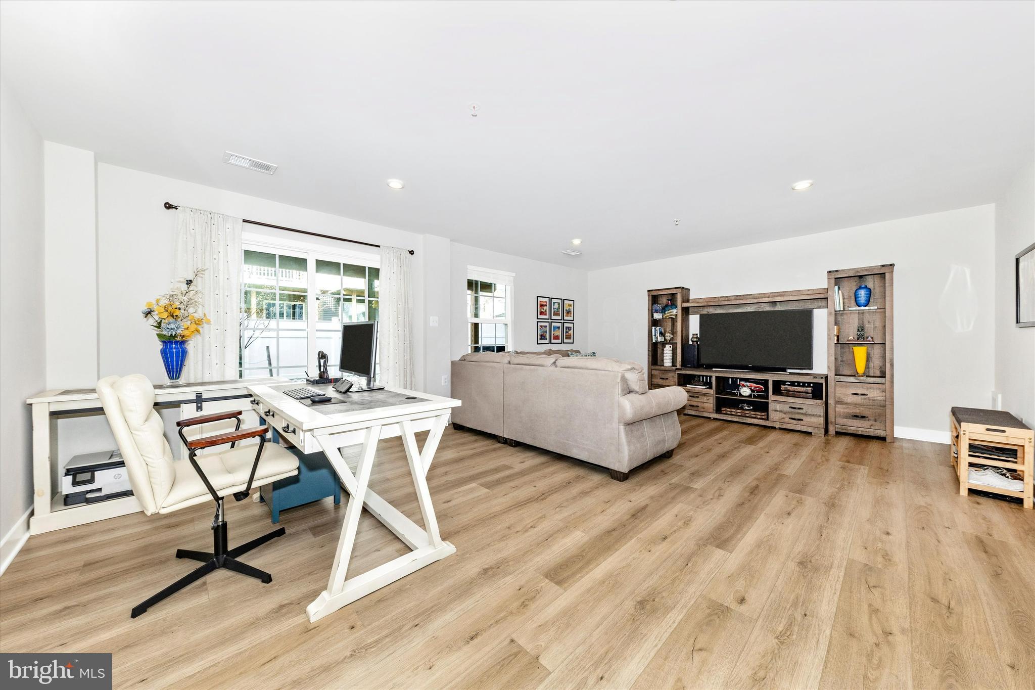 BELLE AIR TOWNHOMES - Residential