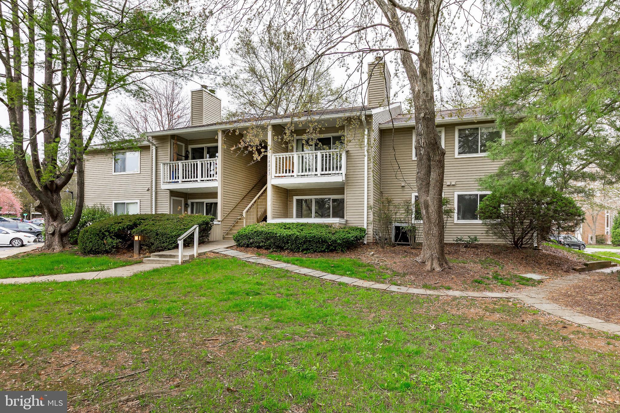 FARMINGDALE - Residential