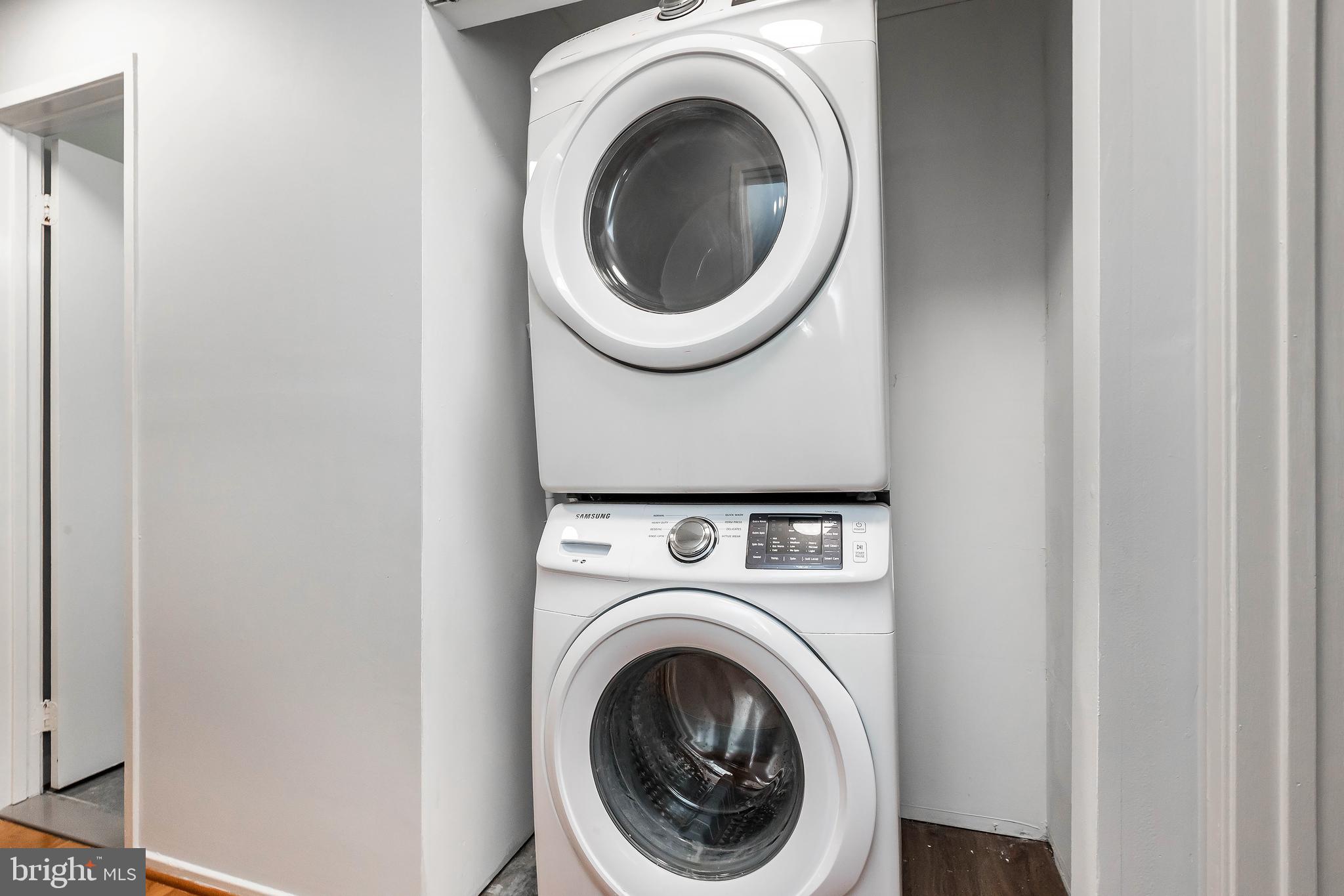 FARMINGDALE - Residential