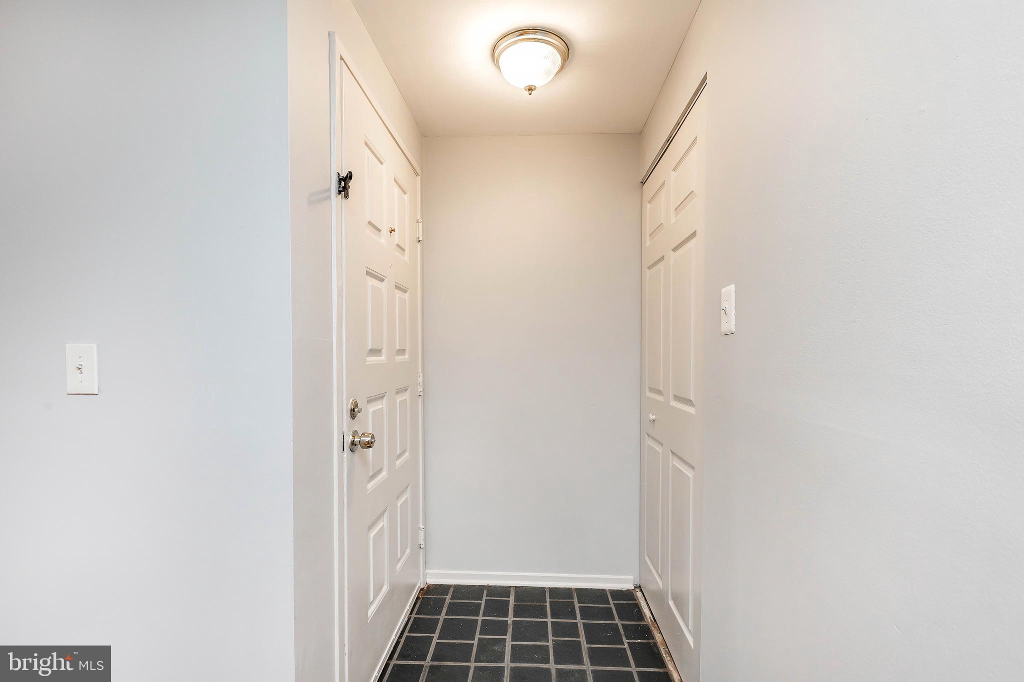 FARMINGDALE - Residential