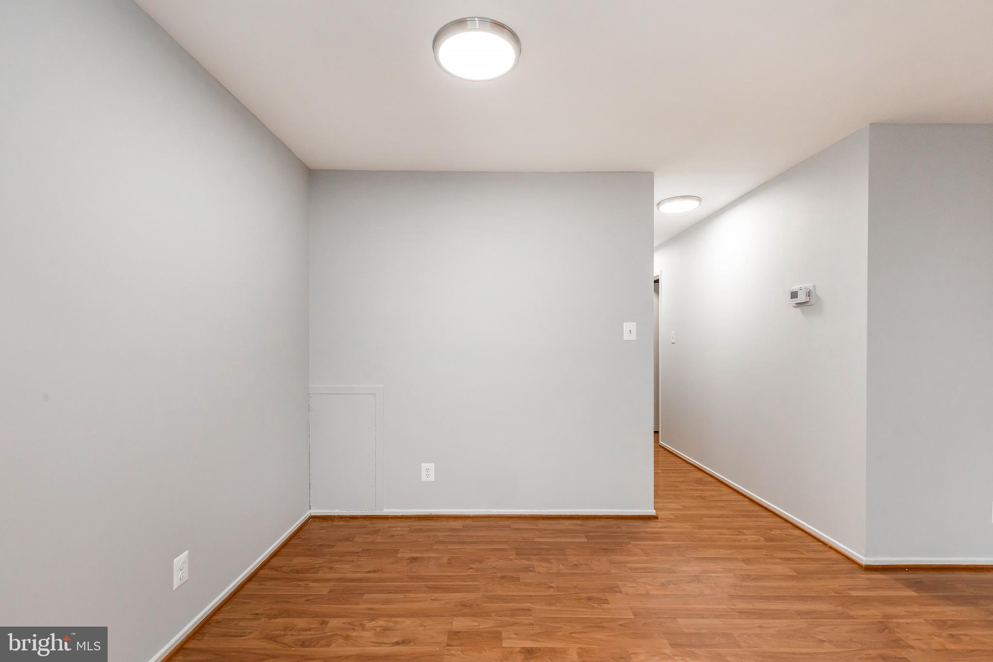 FARMINGDALE - Residential