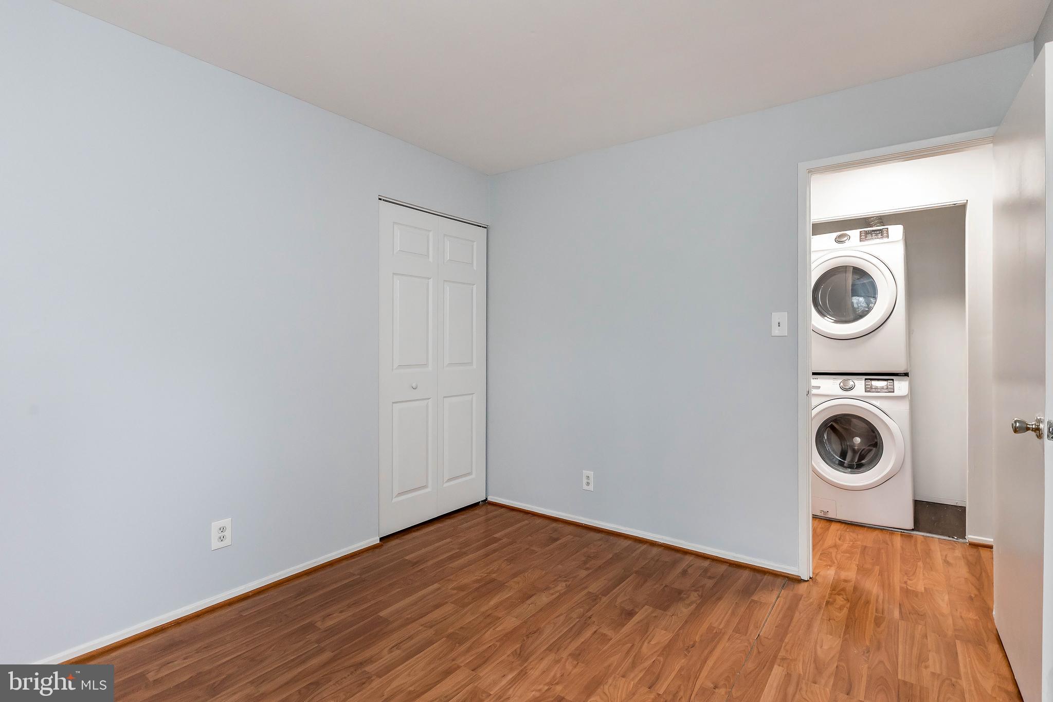 FARMINGDALE - Residential