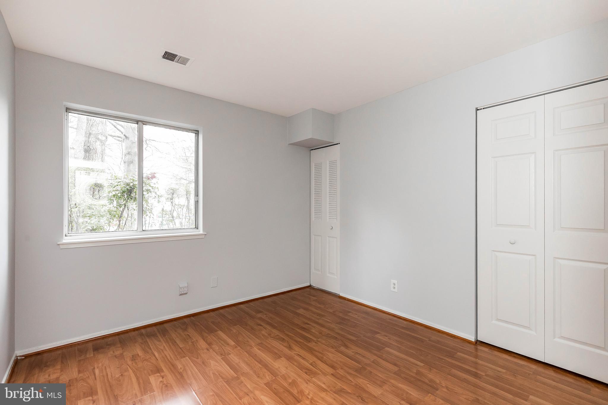 FARMINGDALE - Residential