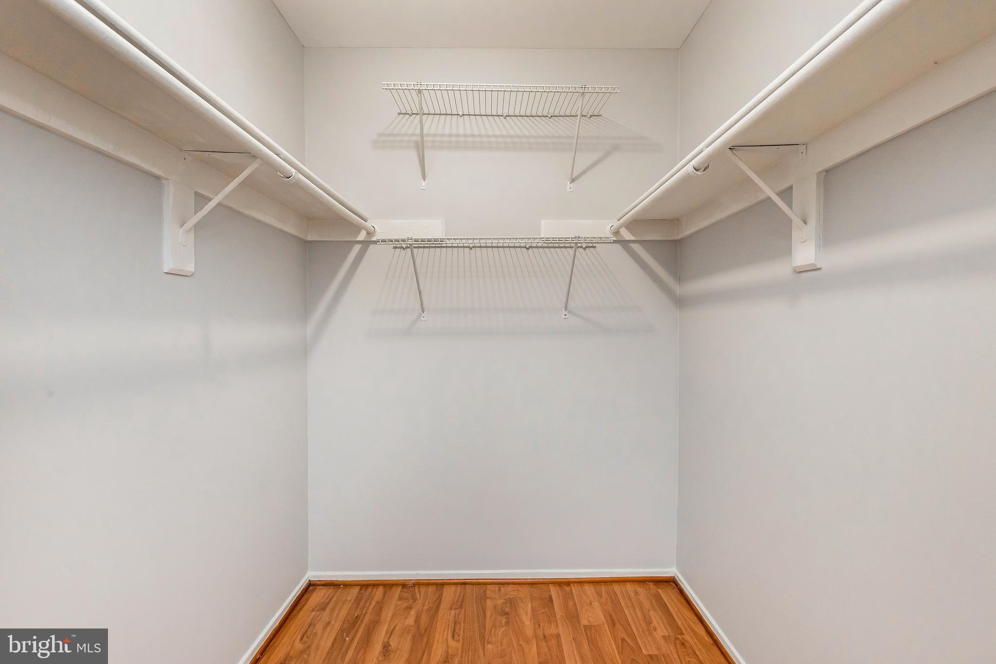 FARMINGDALE - Residential