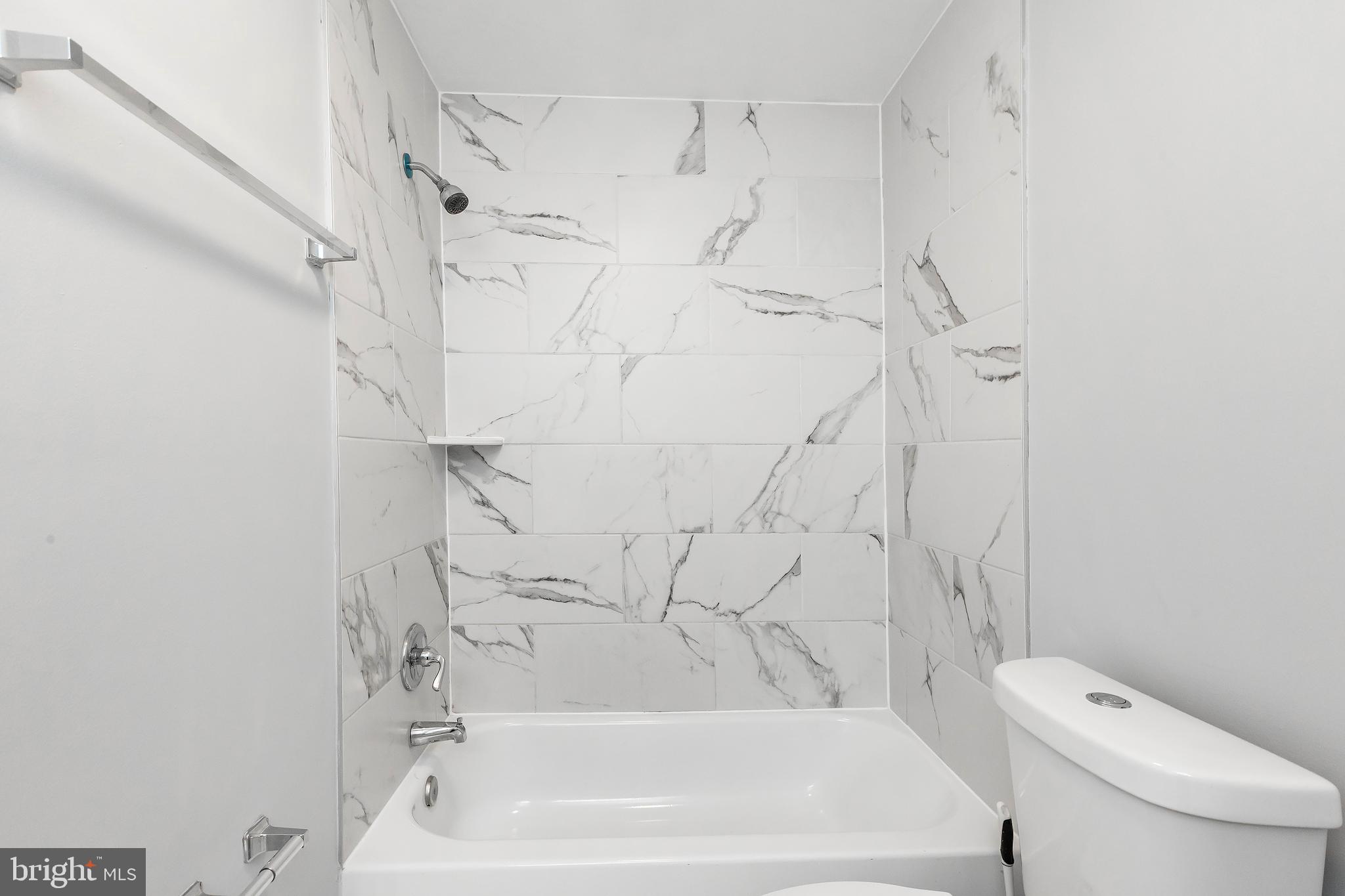 FARMINGDALE - Residential