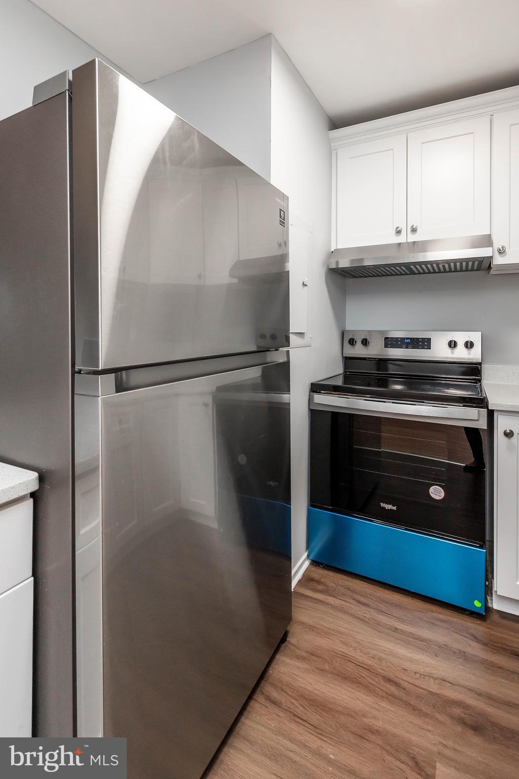 FARMINGDALE - Residential