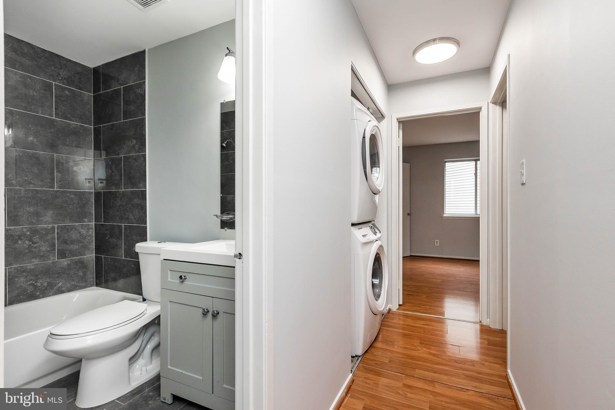 FARMINGDALE - Residential