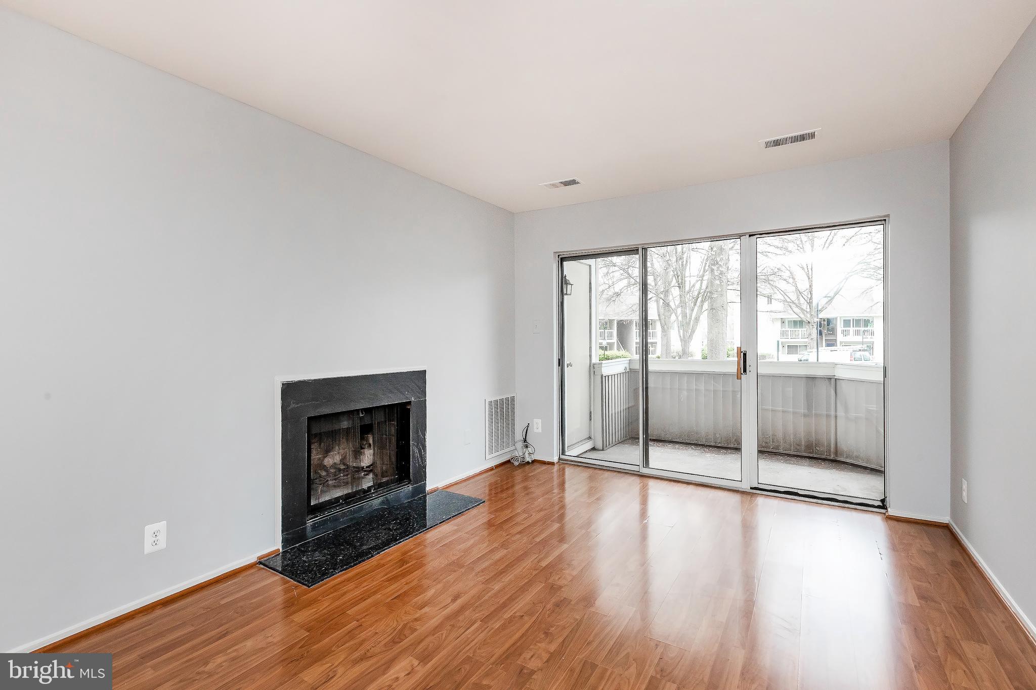 FARMINGDALE - Residential