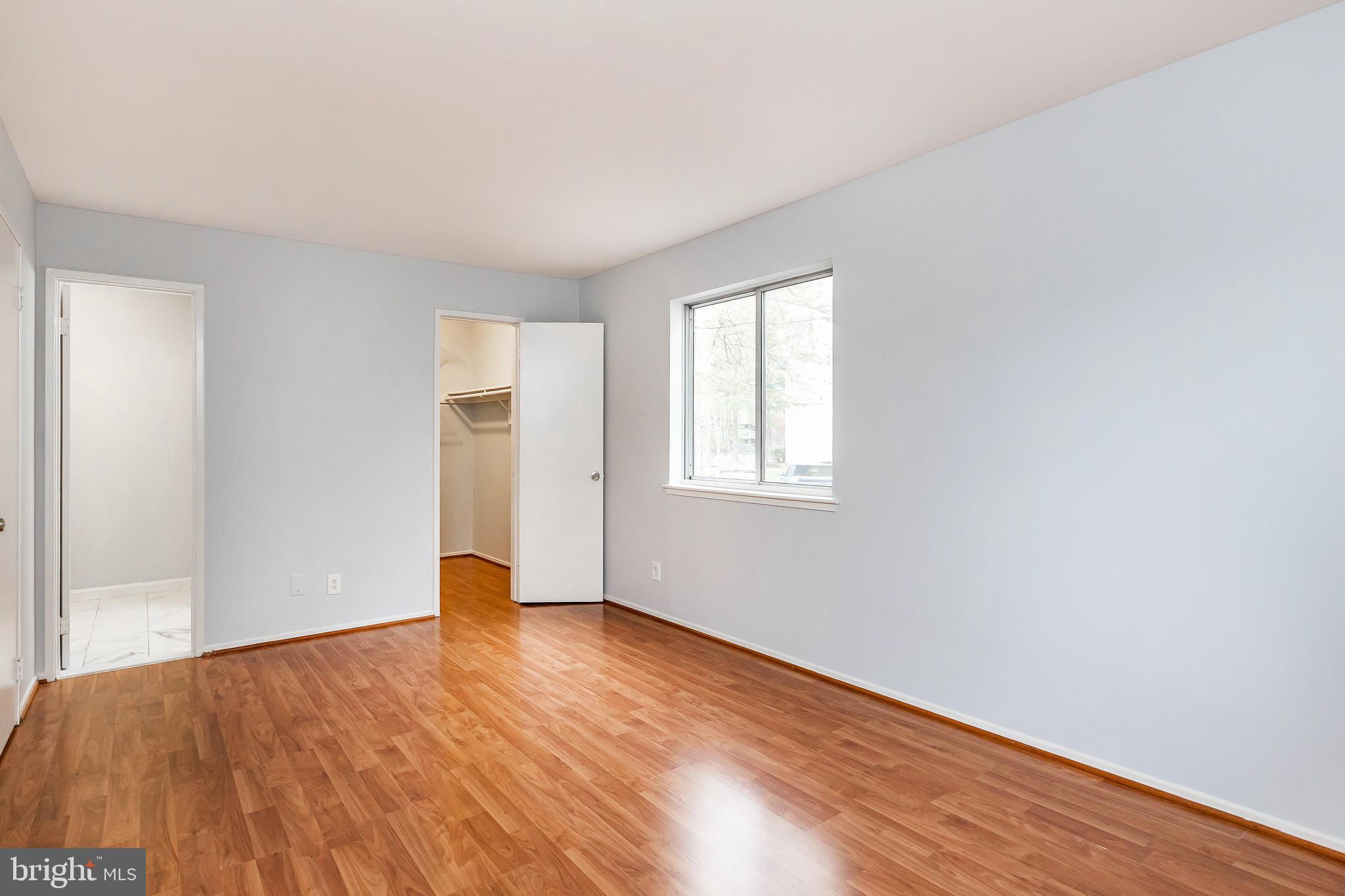 FARMINGDALE - Residential