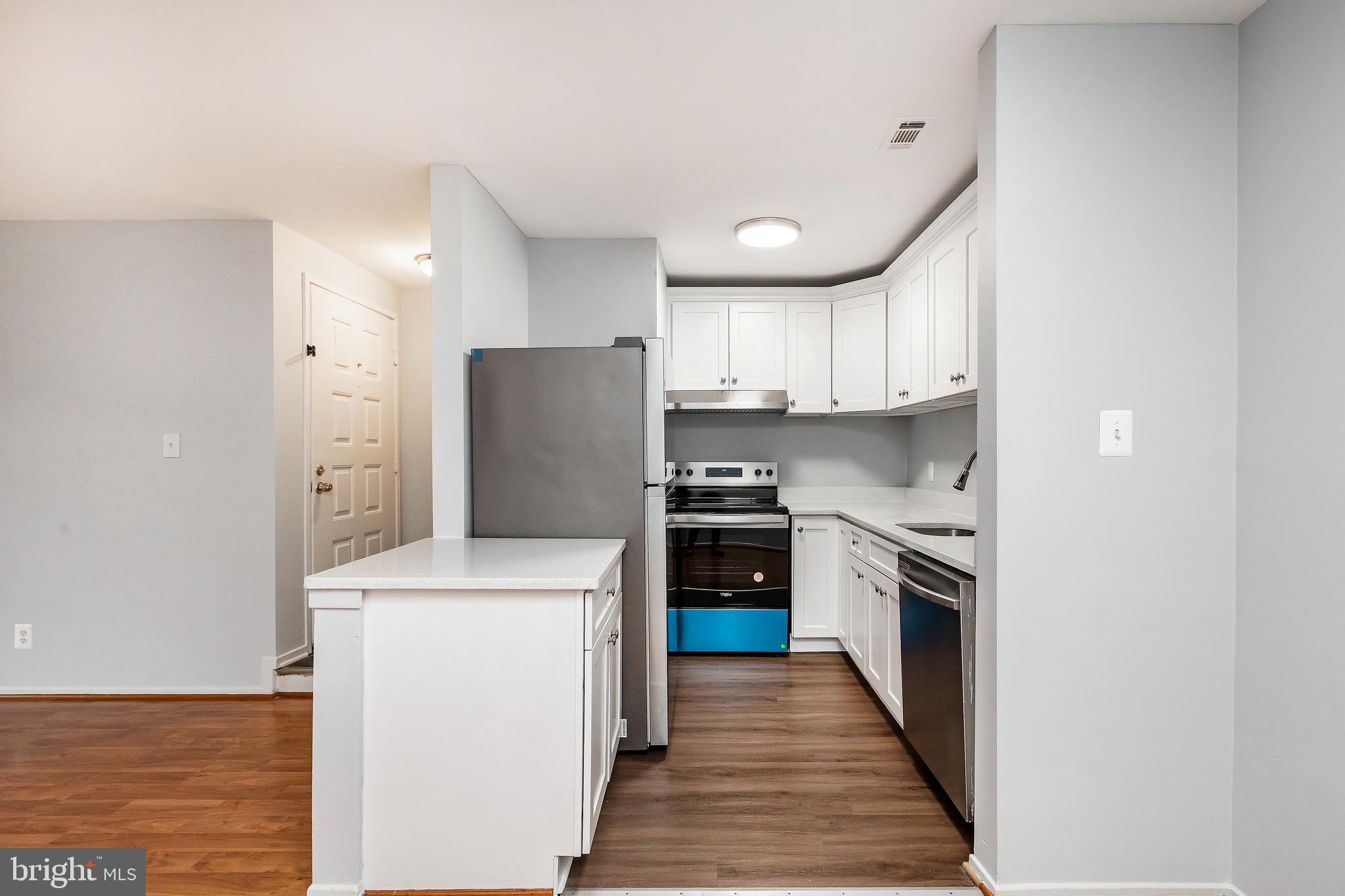 FARMINGDALE - Residential