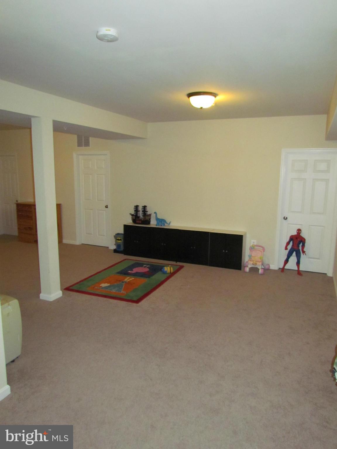 ELIZABETH HILLS PHASE 1 - Residential Lease