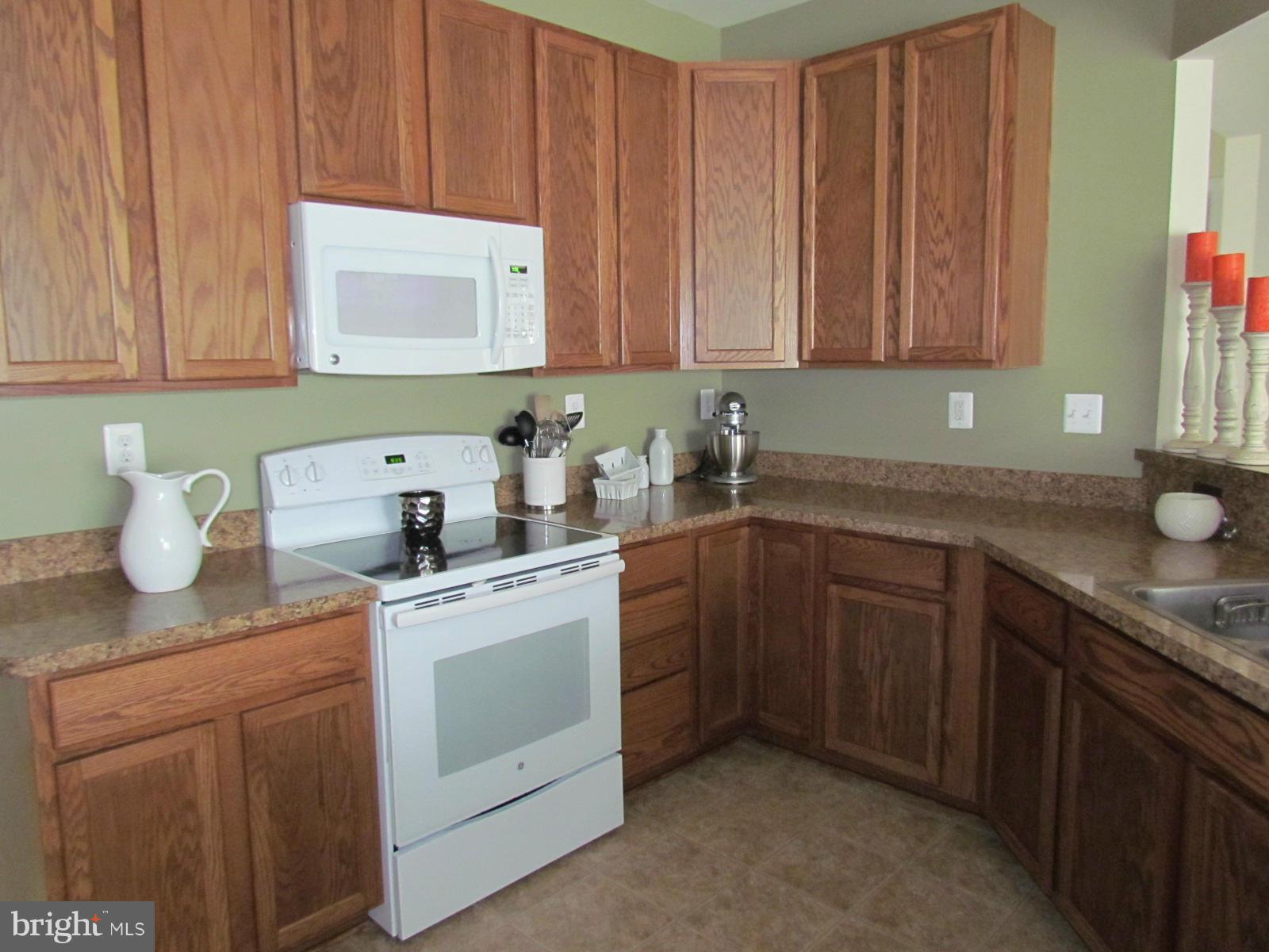 ELIZABETH HILLS PHASE 1 - Residential Lease