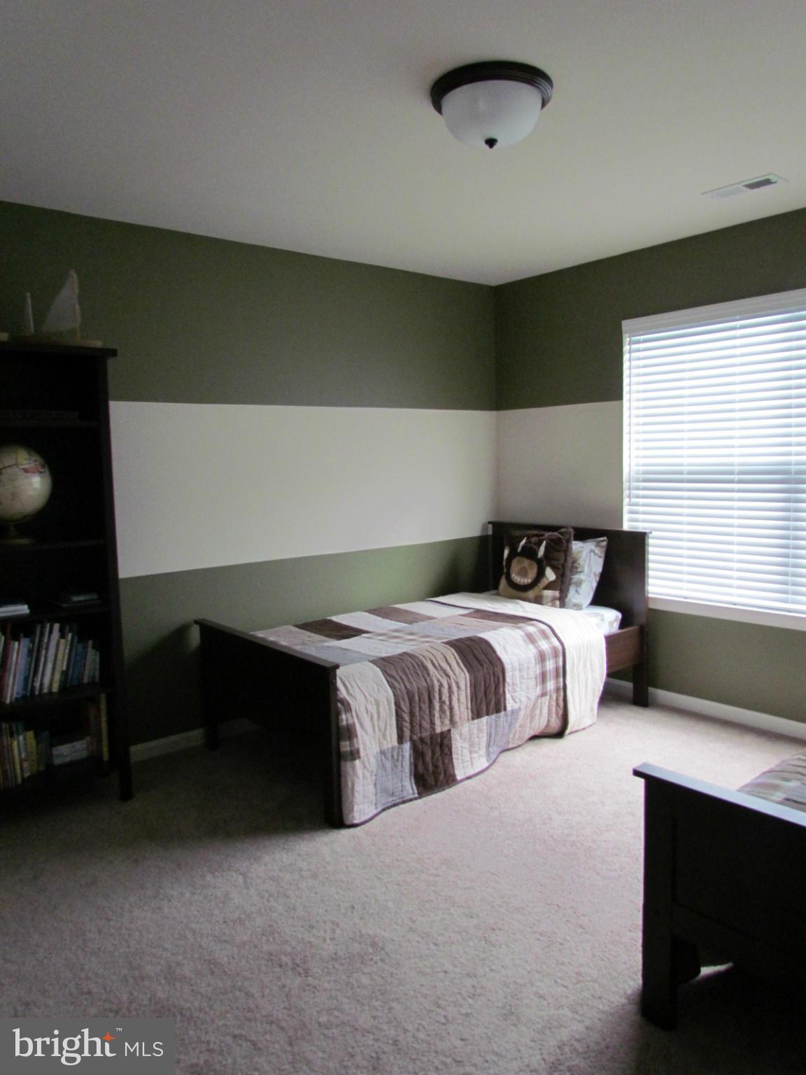 ELIZABETH HILLS PHASE 1 - Residential Lease