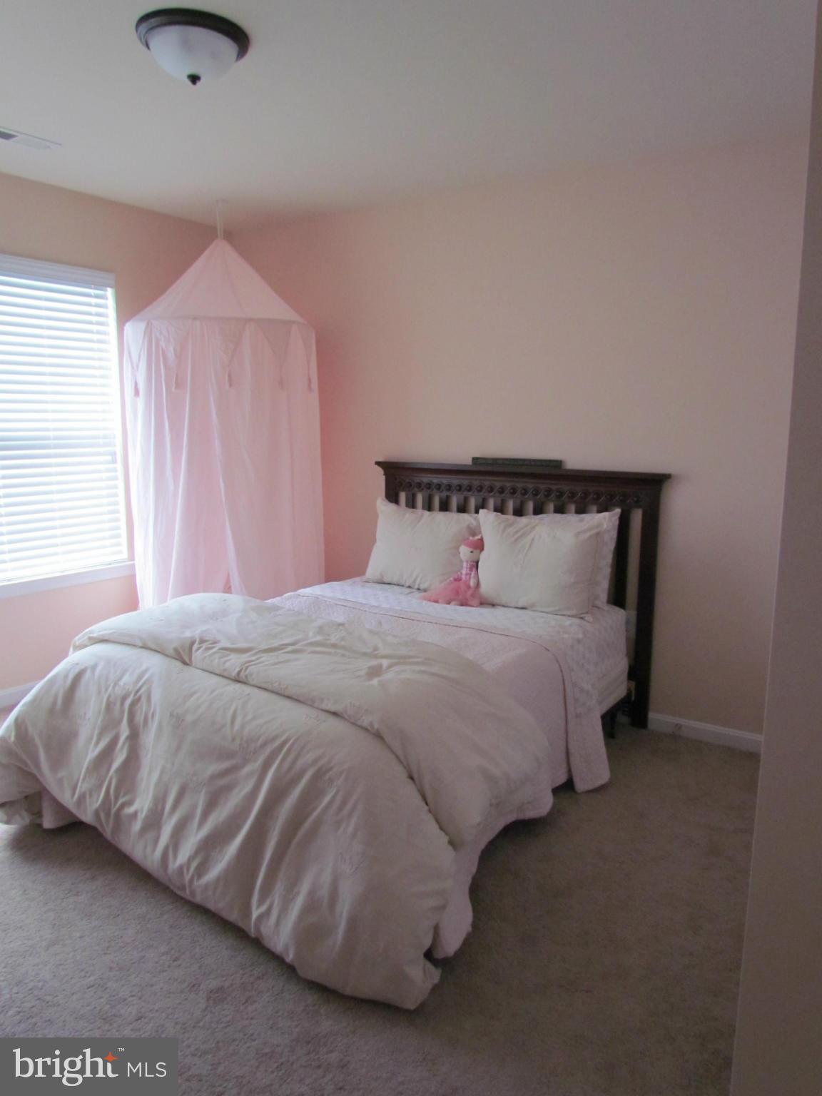 ELIZABETH HILLS PHASE 1 - Residential Lease